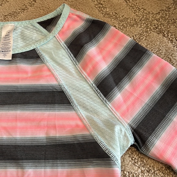 Tee - Picture 4 of 14